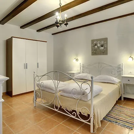 Lucy Prázdninový dům Rojnići